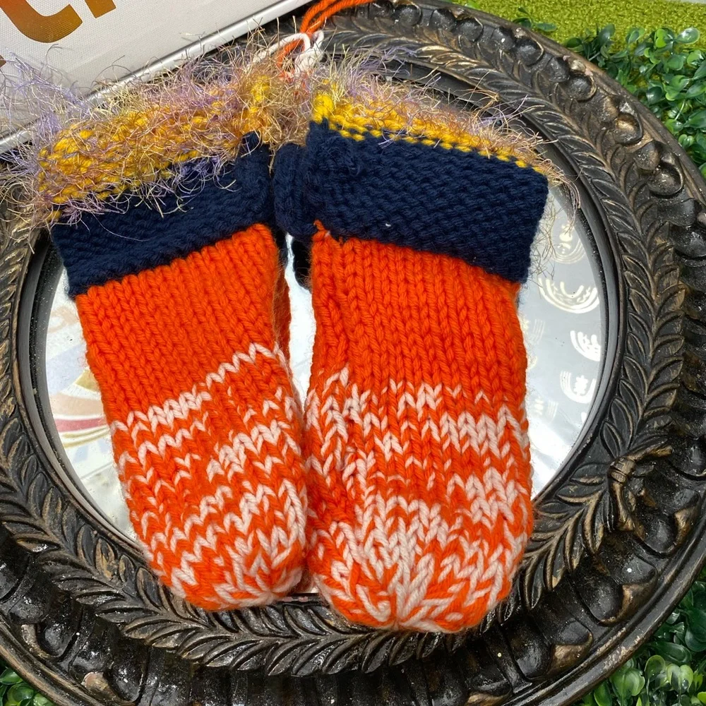 Vibrant Knit Mittens with Fluffy Trim